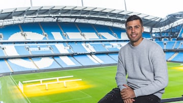 Real Madrid has the Spanish midfielder on its radar, a player who still has a contract with Manchester City until 2027.