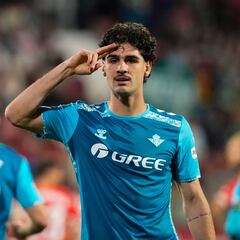 Manchester United sigue de cerca a Johnny Cardoso