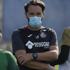 Chema, Poveda y los dos porteros, únicos sin debutar