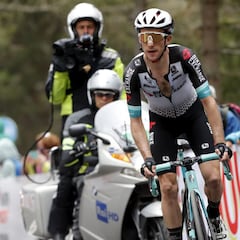 Yates, con la duda de Vuelta o Tour, Santesteban renueva