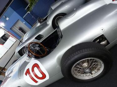 Alemania. Atascos entre pinos, Fangio, boxes de otro siglo y Von Trips