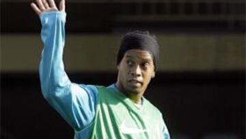 Ronaldinho podría cambiar de aires e irse hacia Inglaterra
