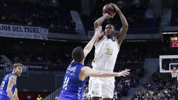 Trey Thompkins, ante el San Pablo Burgos.