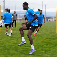 El club no descarta que Sylla tenga que pasar por el quirófano