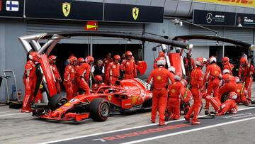 Formula One F1 - Italian Grand Prix - Circuit of Monza, Monza, Italy - September 2, 2018  Ferrari&#039;s Sebastian Vettel makes a pitstop during the race  Luca Bruno/Pool via REUTERS
