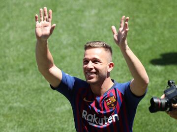 Presentación de Arthur como nuevo jugador del Fútbol Club Barcelona.