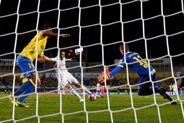 Benzema keeps up LaLiga goal record with strike at Las Palmas