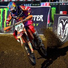Herlings gana y Prado recorta a Gajser