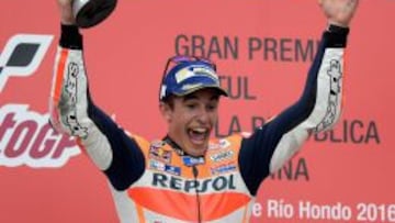 Marc Márquez en el podio del GP de Argentina.