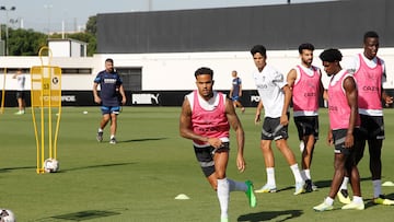 03/09/22
VALENCIA CF
ENTRENAMIENTO
JUSTIN KLUIVERT