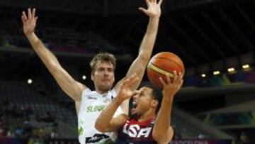 Zoran Dragic defiende a Curry durante la &uacute;ltima Copa del Mundo.