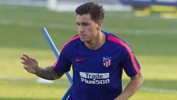 El parón alivia a Simeone: Giménez y Lucas, cuenta atrás