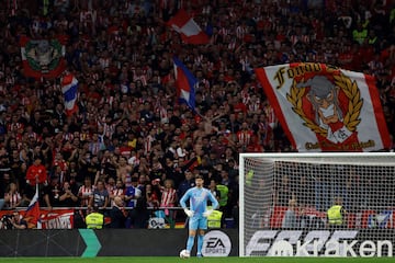 Real Madrid's Belgian goalkeeper #01 Thibaut Courtois 