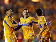 Soccer Football - Liga MX - Final - First Leg - Tigres UANL v Toluca - Estadio Universitario, Monterrey, Mexico - December 11, 2025 Tigres UANL's Angel Correa celebrates scoring their first goal with his teammates REUTERS/Daniel Becerril TPX IMAGES OF THE DAY