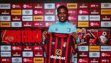 Bournemouth hizo oficial la compra de Sinisterra al Leeds.