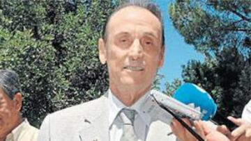 <b>VISITA HABITUAL. </b>Manuel Ruiz de Lopera estuvo ayer con la plantilla en Montecastillo.