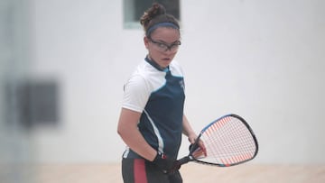 Ana Gabriela Martínez le quitó este sábado el Campeonato Mundial de raquetbol en la categoría de singles femenil a la número uno del mundo, la mexicana Paola Longoria.