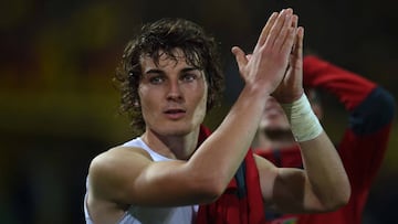 El Atlético sigue a Çaglar Söyüncü, central del Friburgo