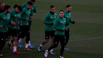 Andrés Guardado, en el entrenamiento de hoy.