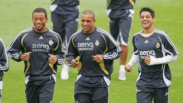MADRID, SPAIN - JUNE 15: Brazilians Marcelo (L) Roberto Carlos and Cicinho (R) of Real Madrid warm up during the team training session at the Valdebebas grounds on June 15, 2007 in Madrid, Spain. (Photo by Denis Doyle/Getty Images)