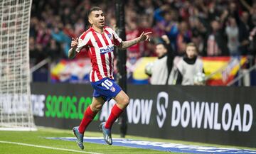 1-1. Ángel Correa celebró el gol del empate.