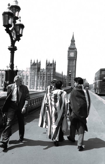 Culés on Westminster Bridge, London, 1992.