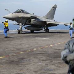 Gobierno Petro compraría 16 aviones de combate franceses