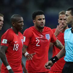 Lampard, Shearer y Ferdinand, indignados con Roldán y el VAR