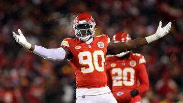 KANSAS CITY, MISSOURI - JANUARY 13: Defensive end Charles Omenihu #90 of the Kansas City Chiefs during the AFC Wild Card Playoff game against the Miami Dolphins at GEHA Field at Arrowhead Stadium on January 13, 2024 in Kansas City, Missouri.   Jamie Squire/Getty Images/AFP (Photo by JAMIE SQUIRE / GETTY IMAGES NORTH AMERICA / Getty Images via AFP)