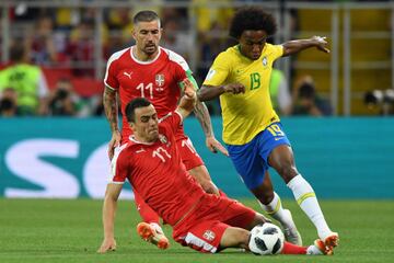 Willian y Filip Kostic.