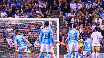 Andres Montano celebrates his goal 3-1 of cruz Azul during the 14th round match between Cruz Azul and Pumas UNAM as part of the Liga BBVA MX, Torneo Clausura 2025 at Cuauhtemoc Stadium, on April 05, 2025 in Puebla, Mexico.