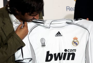 Para la temporada 2008/09 comenzaría el acuerdo con la casa de apuestas online Bwin. En ese contrato el Real Madrid recibió 23 millones por cada temporada.