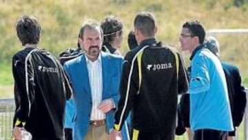<b>ÚLTIMO ESFUERZO. </b>Torres confía en que los jugadores de Míchel sellen la permanencia en Cantabria.