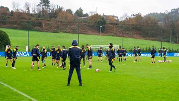 El mal tiempo presidió el entrenamiento del Deportivo.