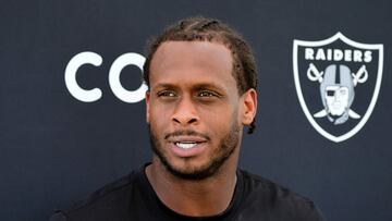 Offensive coordinator Chip Kelly called Smith a “blessing” for coaches.