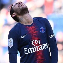 Neymar, en Brasil, es otro