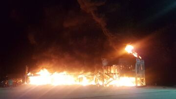Imágenes del incendio del paddock en Jerez.