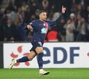 Mbappé lidera al PSG con su futuro en el aire