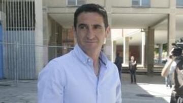 <b>A LA ESPERA. </b>Manolo Jiménez sigue esperando el acuerdo entre Agapito y su representante.