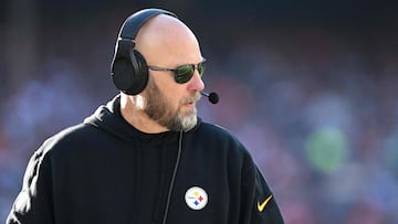 CLEVELAND, OHIO - NOVEMBER 19: Offensive coordinator Matt Canada of the Pittsburgh Steelers looks on in the third quarter against the Cleveland Browns at Cleveland Browns Stadium on November 19, 2023 in Cleveland, Ohio.   Nick Cammett/Getty Images/AFP (Photo by Nick Cammett / GETTY IMAGES NORTH AMERICA / Getty Images via AFP)