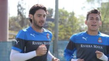 H&eacute;ctor Moreno, en un entrenamiento de la pasada temporada junto a Diego Colotto, quien abandon&oacute; el Espanyol este verano.