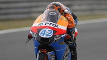 El joven piloto español Álex Rins (Estrella Galicia 0,0) logró su primera 'pole' de Moto 3 en Jerez.