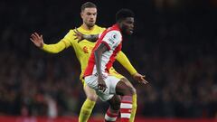 Soccer Football - Premier League - Arsenal v Liverpool - Emirates Stadium, London, Britain - March 16, 2022 Liverpool&#039;s Jordan Henderson in action with Arsenal&#039;s Thomas Partey Action Images via Reuters/Paul Childs EDITORIAL USE ONLY. No use with