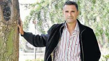 <b>ÍDOLOS ETERNOS. </b>El centrocampista brasileño Guina y el atacante extremeño, Manolo Sánchez Delgado, entre otros, estarán en Murcia el próximo sábado.