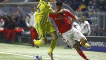 Football Soccer - Astana v Benfica - Champions League Group Stage - Group C -  Astana Arena, Astana, Kazakhstan - 25/11/15  Astana&#039;s Evgeni Postnikov in action against Benfica&#039;s Raul Jimenez REUTERS/Shamil Zhumatov