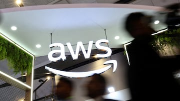 A widespread Amazon Web Services (AWS) outage has disrupted access to major platforms including Snapchat, Zoom, and Fortnite.
