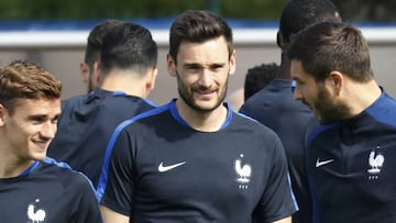 Football Soccer - Euro 2016 - France Training - Domaine de Montjoye, Clairefontaine - 6/6/16 France's Antoine Griezmann, Hugo Lloris and Andre-Pierre Gignac during training. REUTERS/Charles Platiau