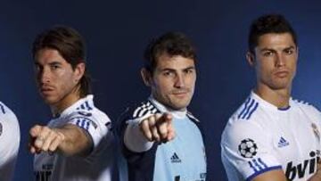 <b>LLAMAMIENTO A LA AFICIÓN. </b>Benzema, Sergio Ramos, Casillas y Cristiano posan para los medios del club pidiendo ante el Lyon el apoyo del Bernabéu.