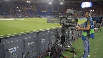 16/09/15 PARTIDO CHAMPIONS LEAGUE
FASE DE GRUPOS GRUPO E
ROMA - BARCELONA
CAMARA DE TELEVISION CAMARA TV
PUBLICADA 17/09/15 NA MA03 1COL