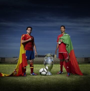 Eurocopa 2012. Semifinal. Portugal-Espa?a. Xavi Hern芍ndez y Nani.